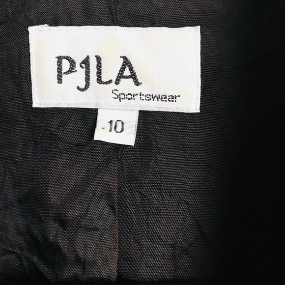 PJLA • Cropped Black Blazer - Picture 3 of 4